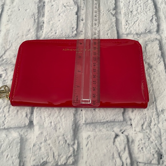 Adrienne Vittadini red patent zip around wallet - Picture 5 of 6